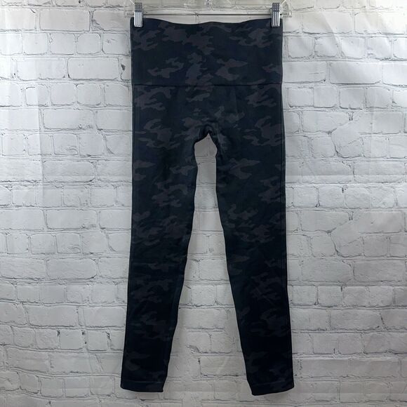 SPANX WOMEN'S SIZE MEDIUM GRAY CAMOUFLAGE PULL ON LEGGINGS PANTS MID-RISE *VGC*. - Picture 5 of 11